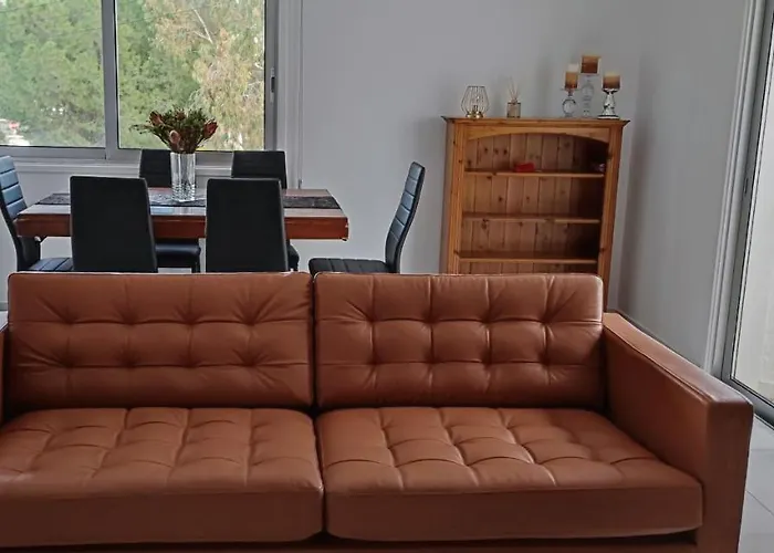 Ellas Modern Duplex City Center