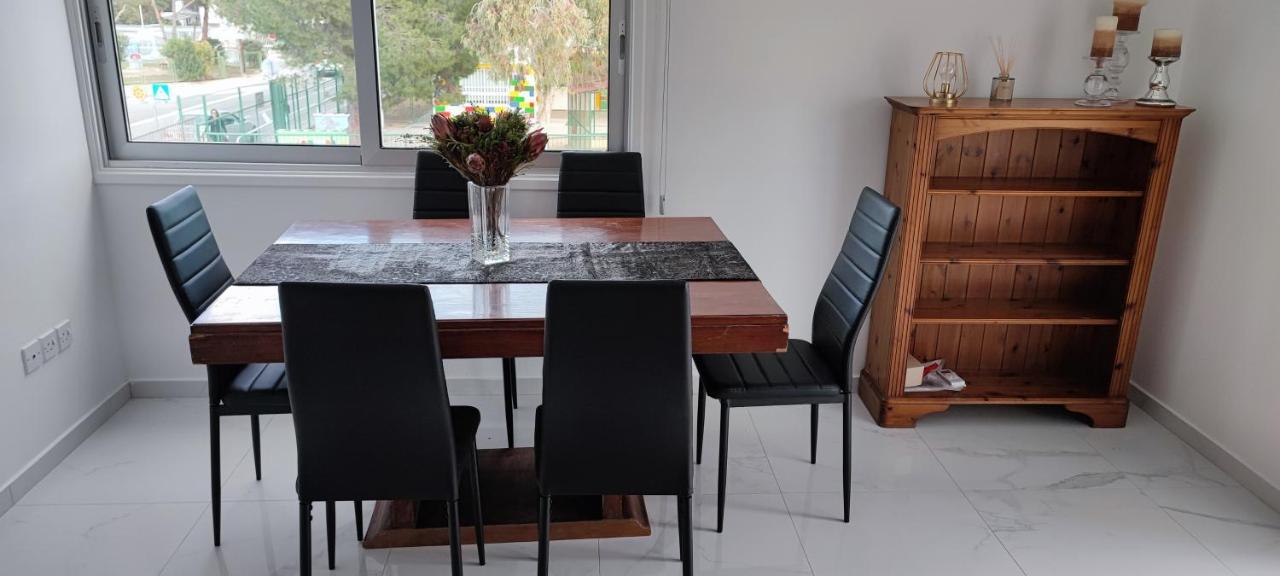 Ellas Modern Duplex Center
