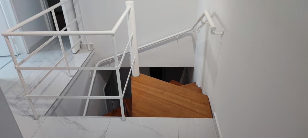 Ellas Modern Duplex Center